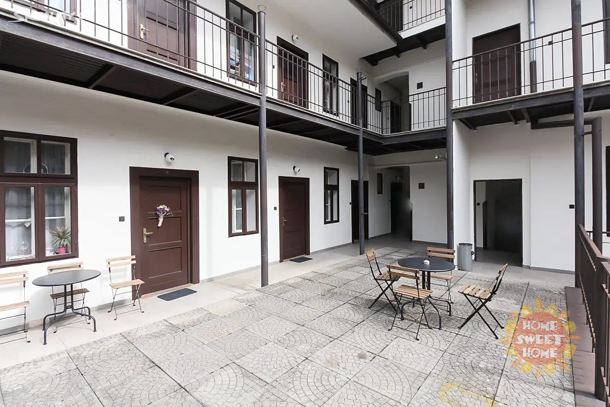 Pronájem bytu 1+1 28 m², Cimburkova, Praha 3 - Žižkov