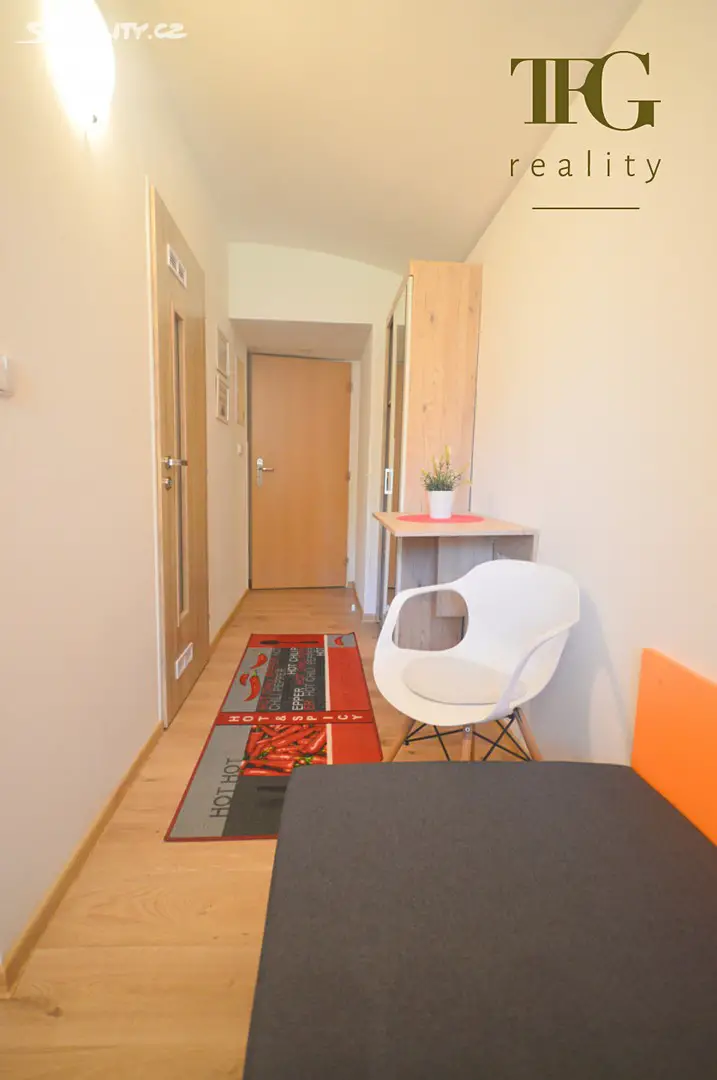 Pronájem bytu 1+kk 32 m², Pražská třída, Hradec Králové - Kukleny