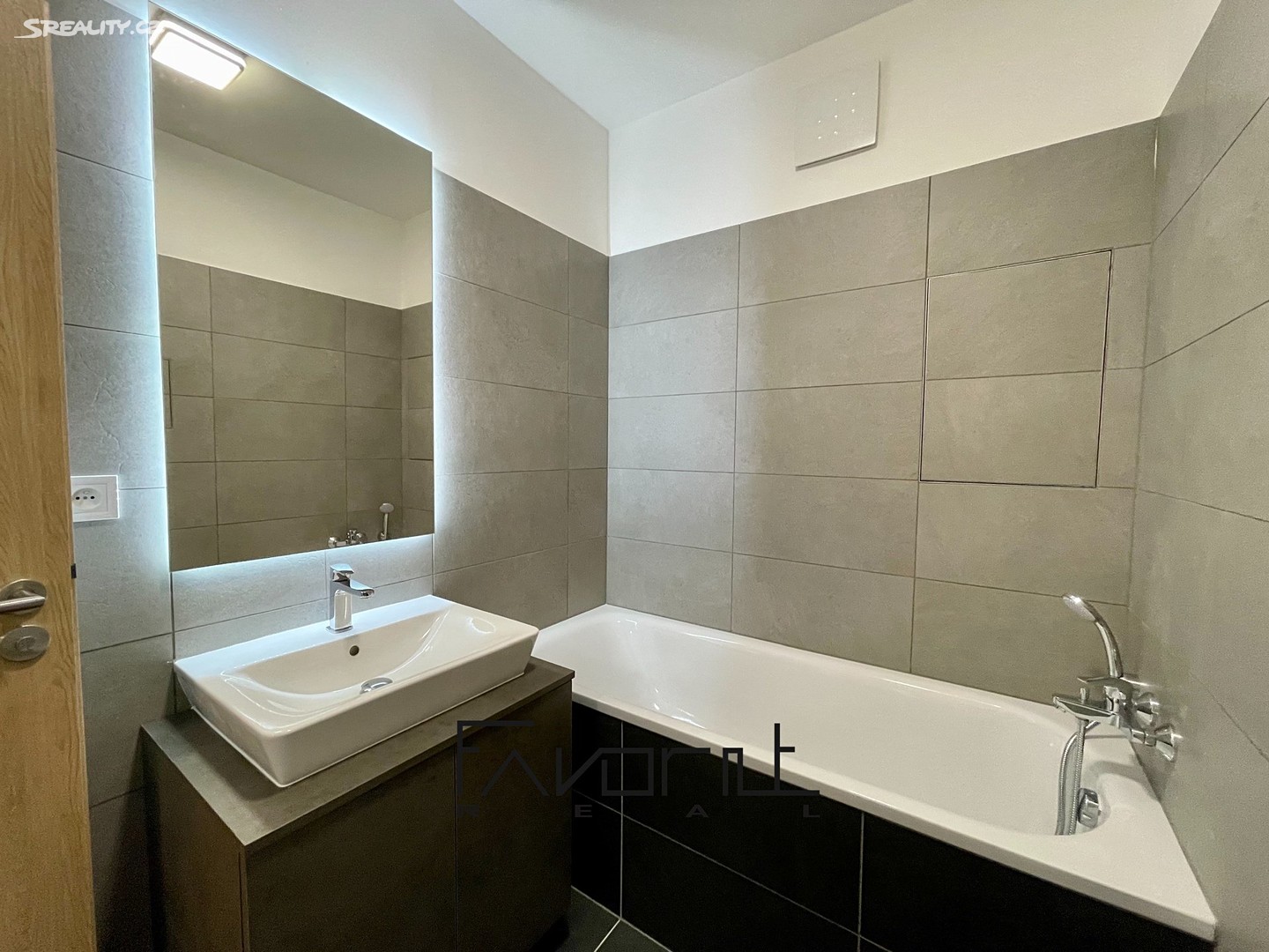 Pronájem bytu 1+kk 35 m², Hasičská, Ostrava - Hrabůvka