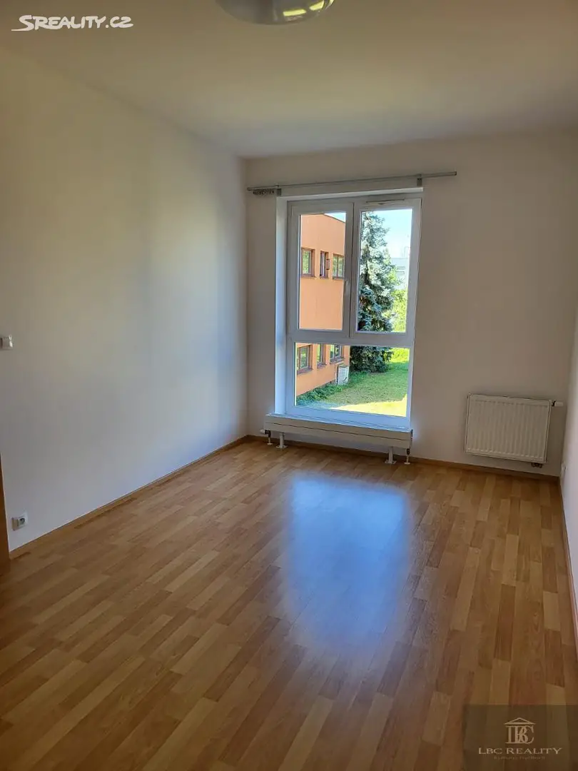 Pronájem bytu 2+1 59 m², Praha 8 - Libeň