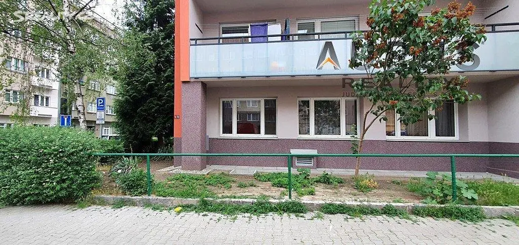 Prodej bytu 2+kk 44 m², Kloboučnická, Praha 4 - Nusle