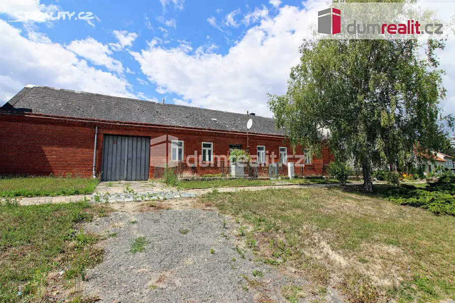 Prodej  rodinného domu 300 m², pozemek 2 179 m², Brumovice, okres Břeclav