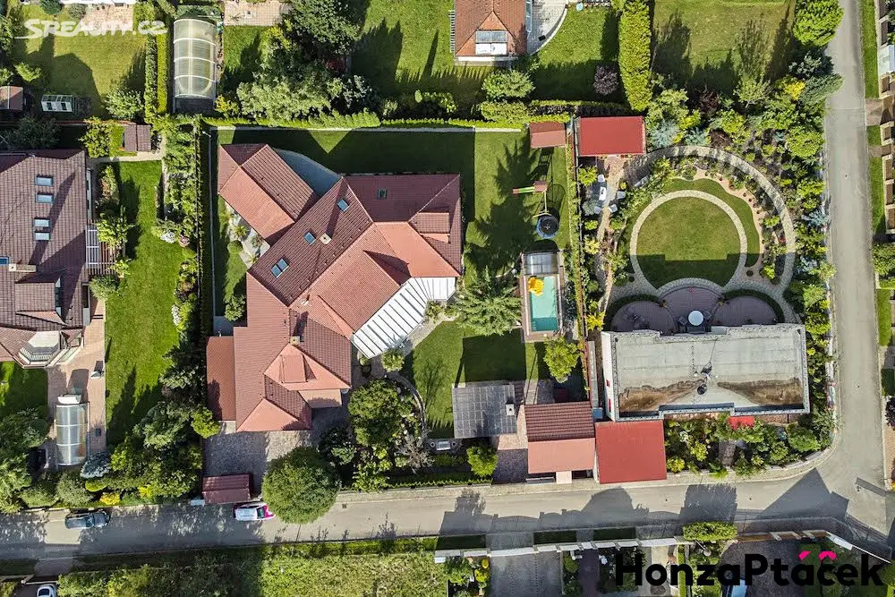Prodej  rodinného domu 546 m², pozemek 1 662 m², Jahodová, Jesenice - Horní Jirčany