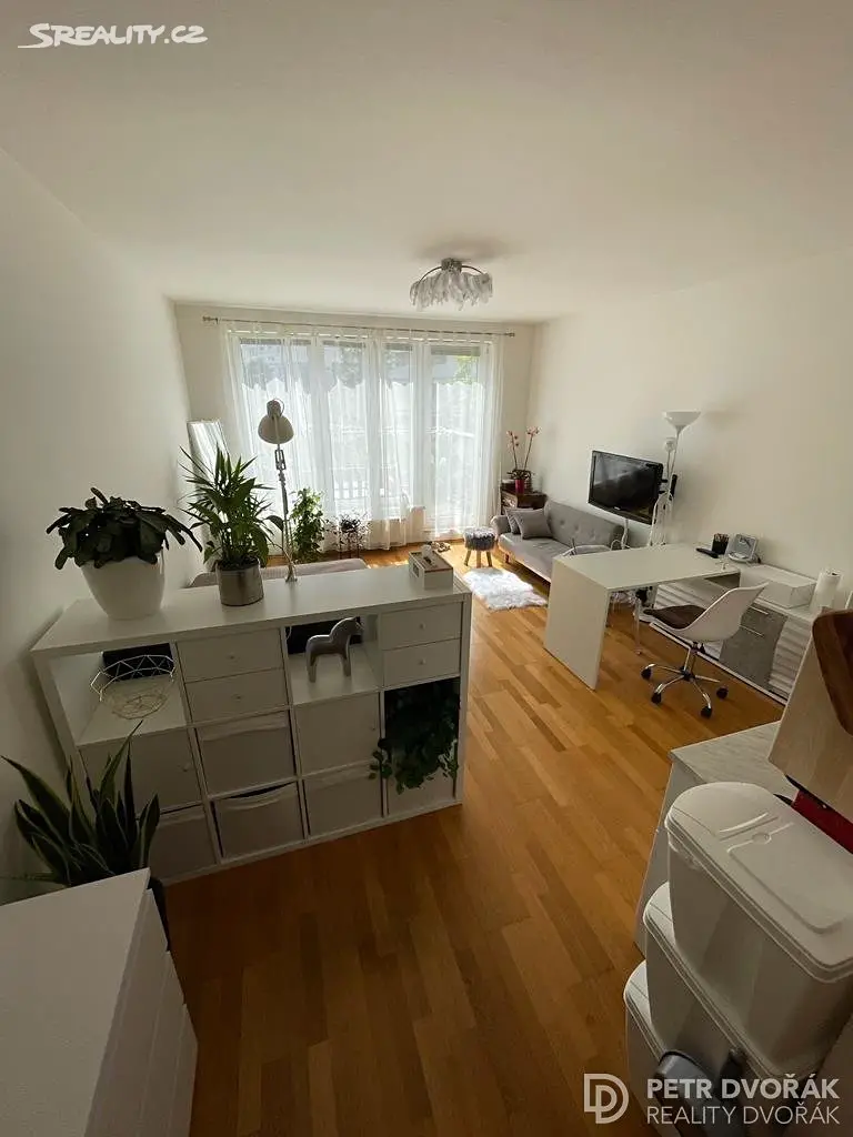 Prodej bytu 1+kk 34 m², Počernická, Praha 10 - Strašnice