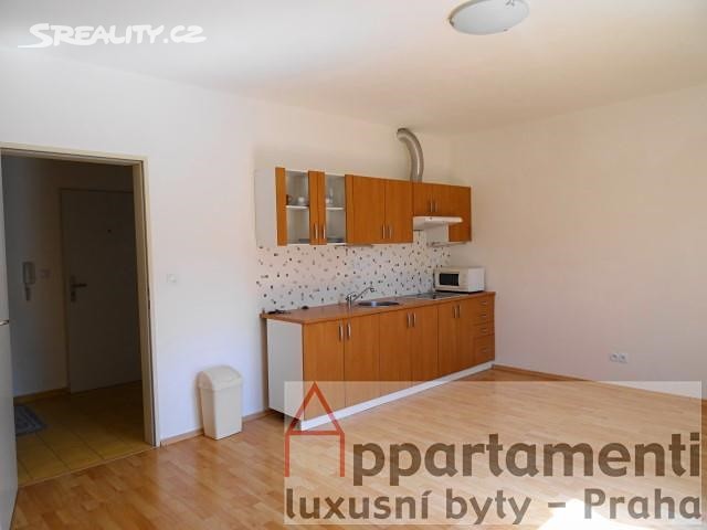 Prodej bytu 1+kk 32 m², Hulanova, Praha 10 - Uhříněves