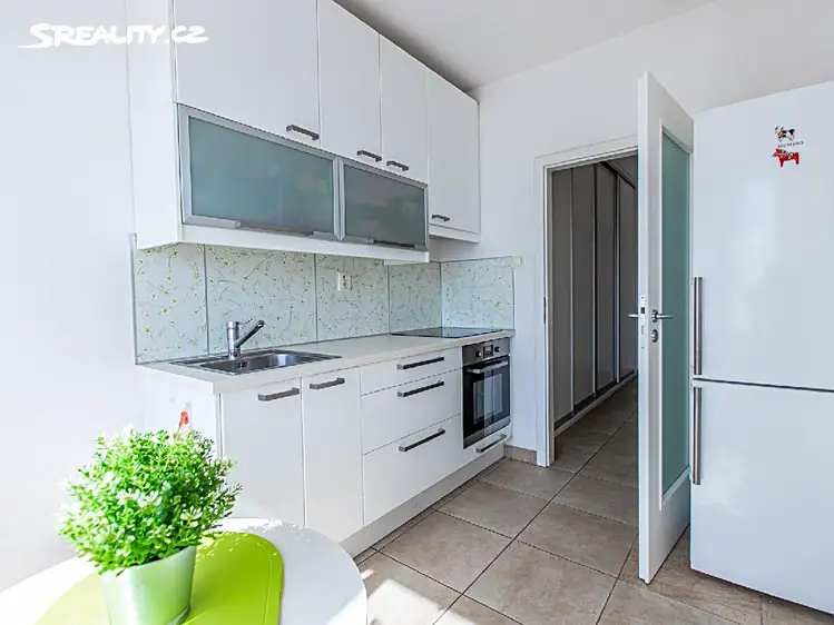 Prodej bytu 2+1 80 m², Praha 6 - Dejvice