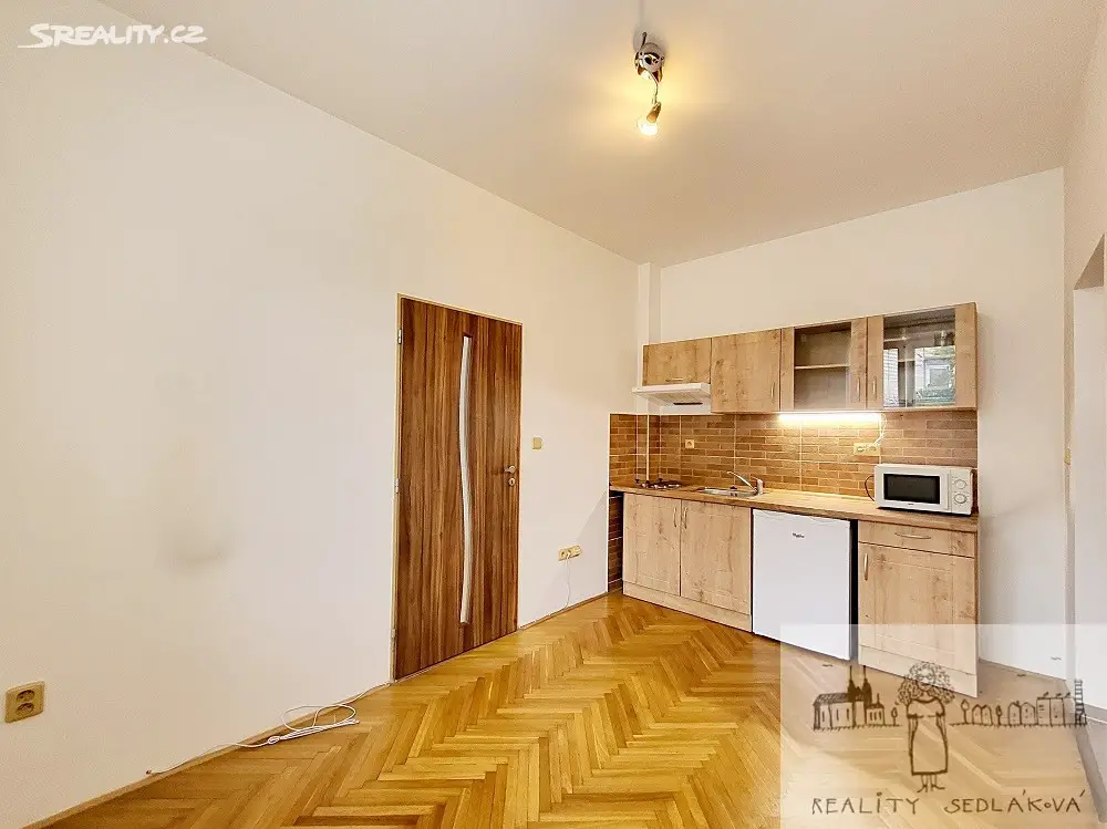 Pronájem bytu 1+1 26 m², Šestákova, Brno - Černovice