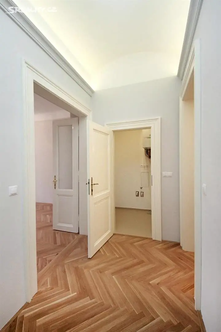 Pronájem bytu 3+1 108 m², Kořenského, Praha 5 - Smíchov