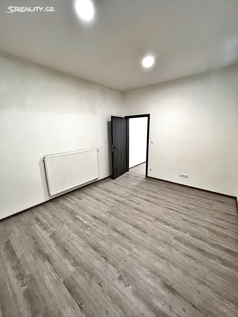 Pronájem bytu 4+kk 95 m², Tomáše Bati, Třebíč - Borovina