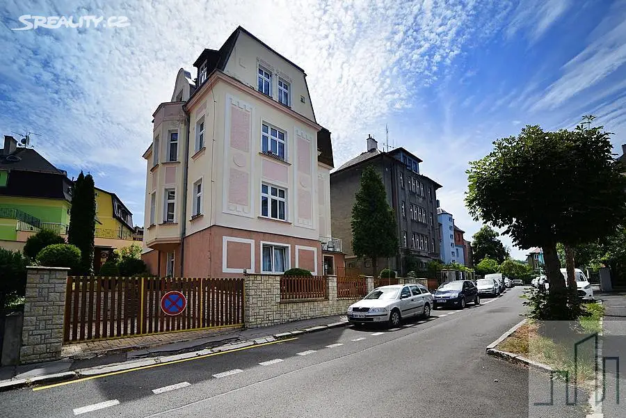 Prodej bytu 6 pokojů a více 138 m², Anglická, Karlovy Vary - Drahovice
