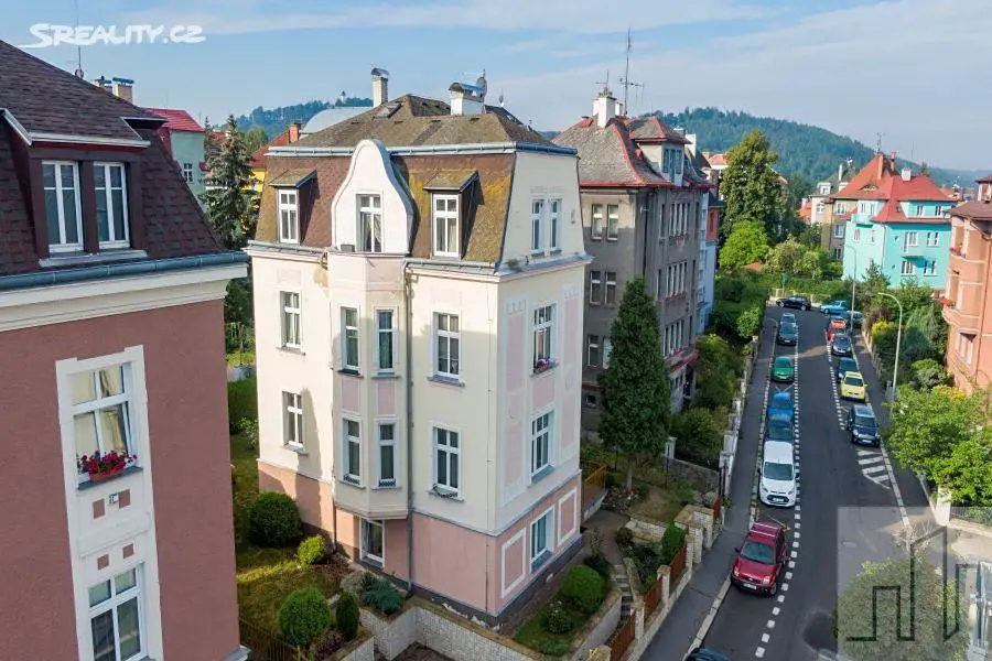 Prodej bytu 6 pokojů a více 138 m², Anglická, Karlovy Vary - Drahovice