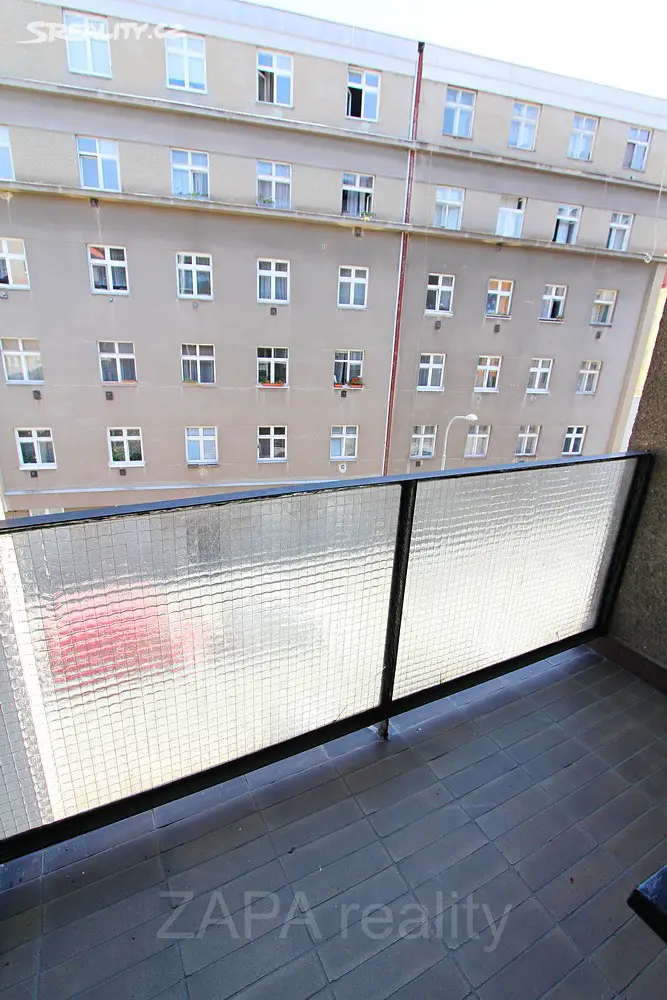 Pronájem bytu 1+kk 48 m², Pod pramenem, Praha 4 - Nusle