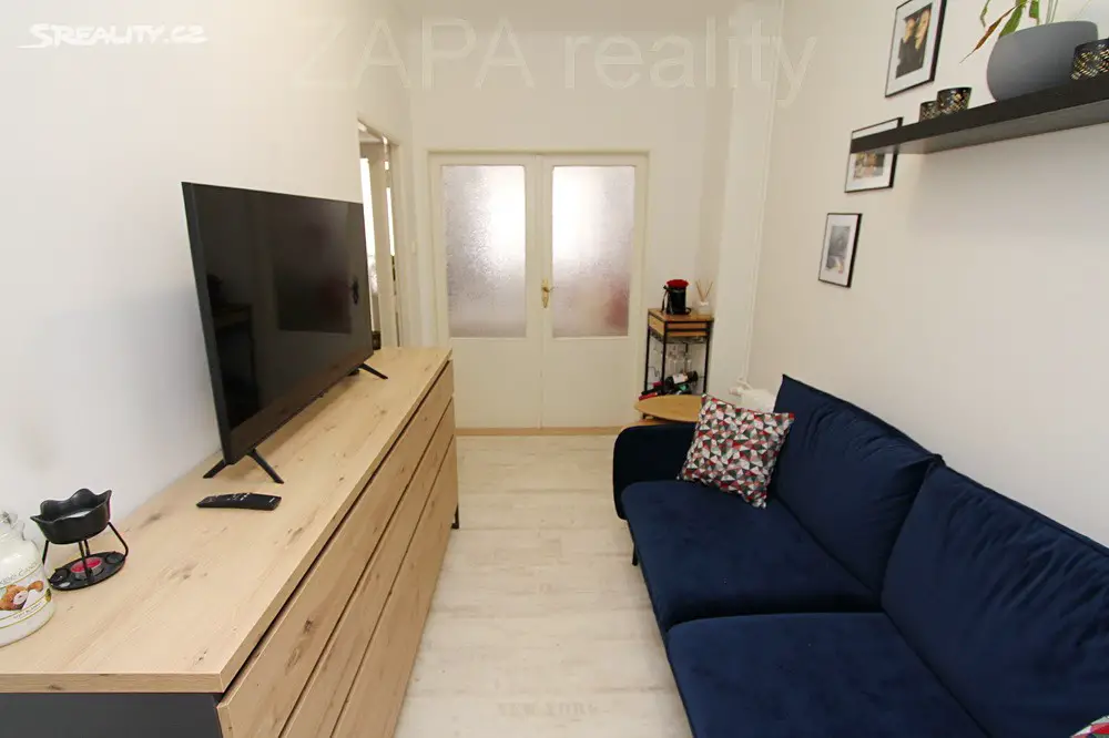 Pronájem bytu 1+kk 48 m², Pod pramenem, Praha 4 - Nusle