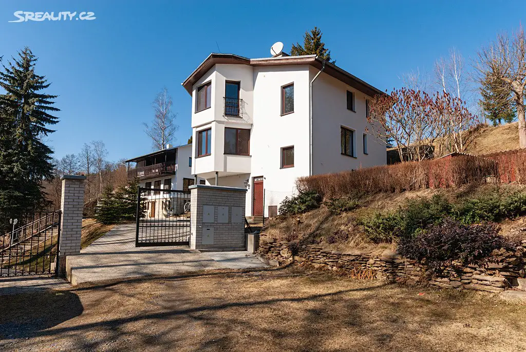 Prodej  rodinného domu 400 m², pozemek 2 293 m², Žlutice, okres Karlovy Vary