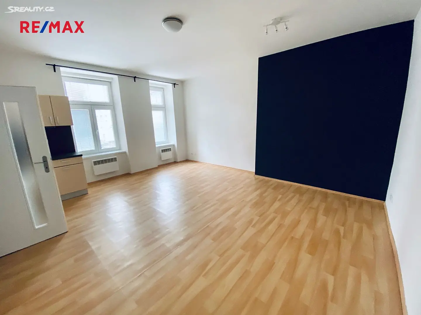 Pronájem bytu 1+kk 38 m², Klatovská třída, Plzeň - Jižní Předměstí