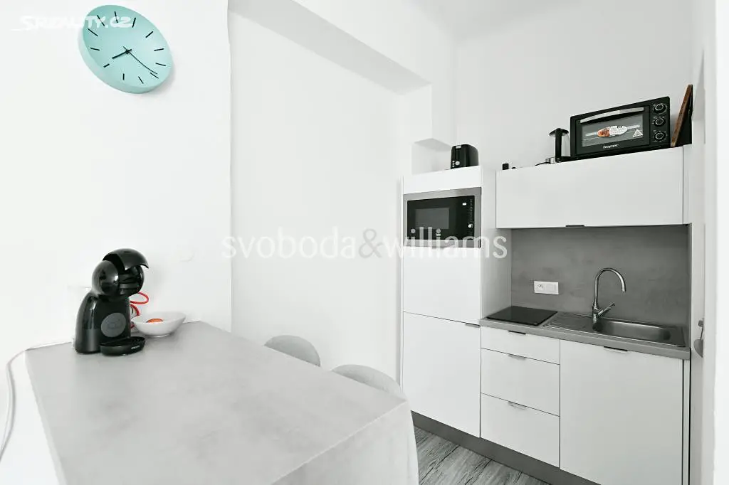 Prodej bytu 2+kk 36 m², Školská, Praha 1 - Nové Město