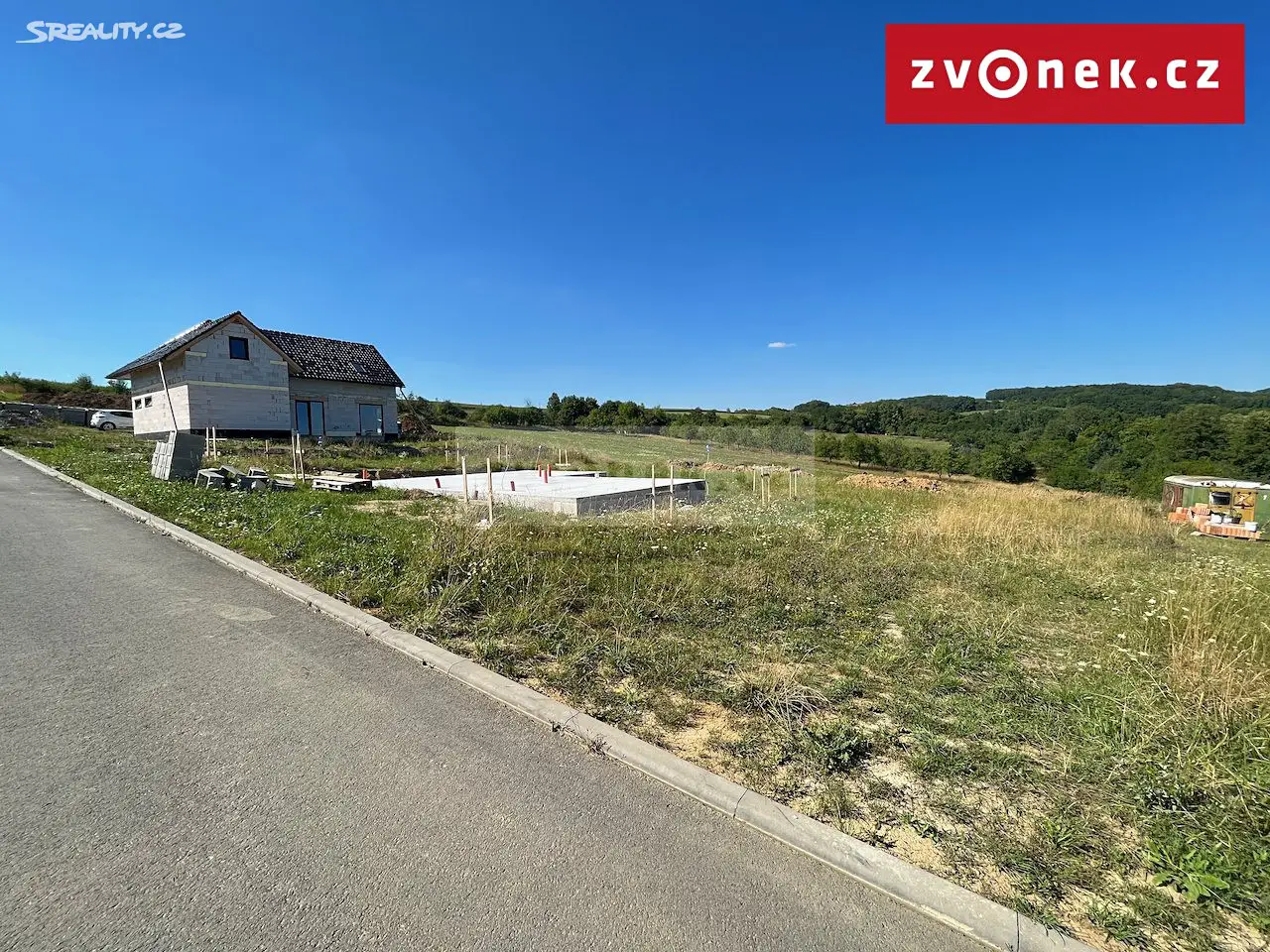 Prodej  stavebního pozemku 1 304 m², Dobrkovice, okres Zlín