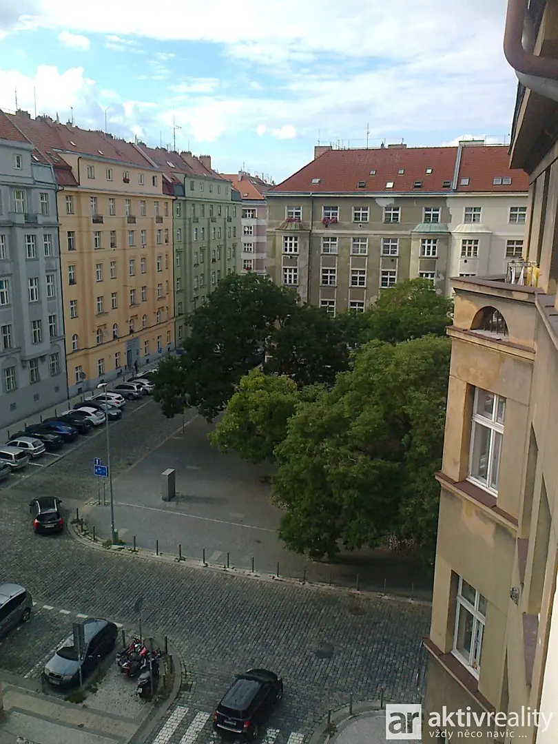Pronájem bytu 3+1 60 m², Pplk. Sochora, Praha - Holešovice