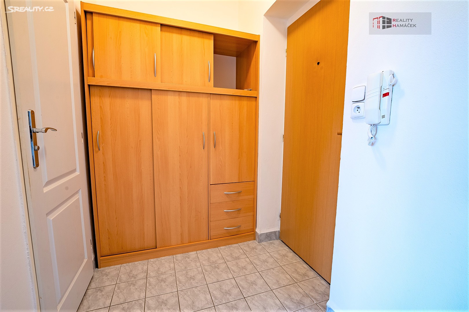 Pronájem bytu 1+kk 40 m², Dubinská, Pardubice - Studánka