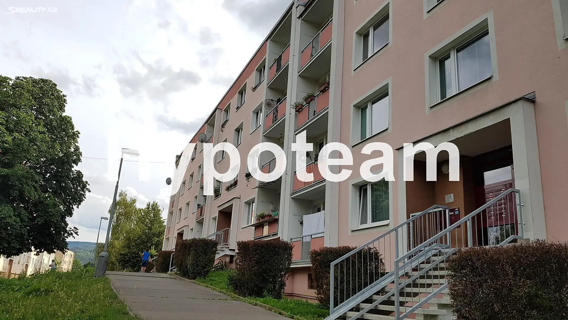Prodej bytu 2+kk 38 m², Hluboká, Ústí nad Labem - Neštěmice