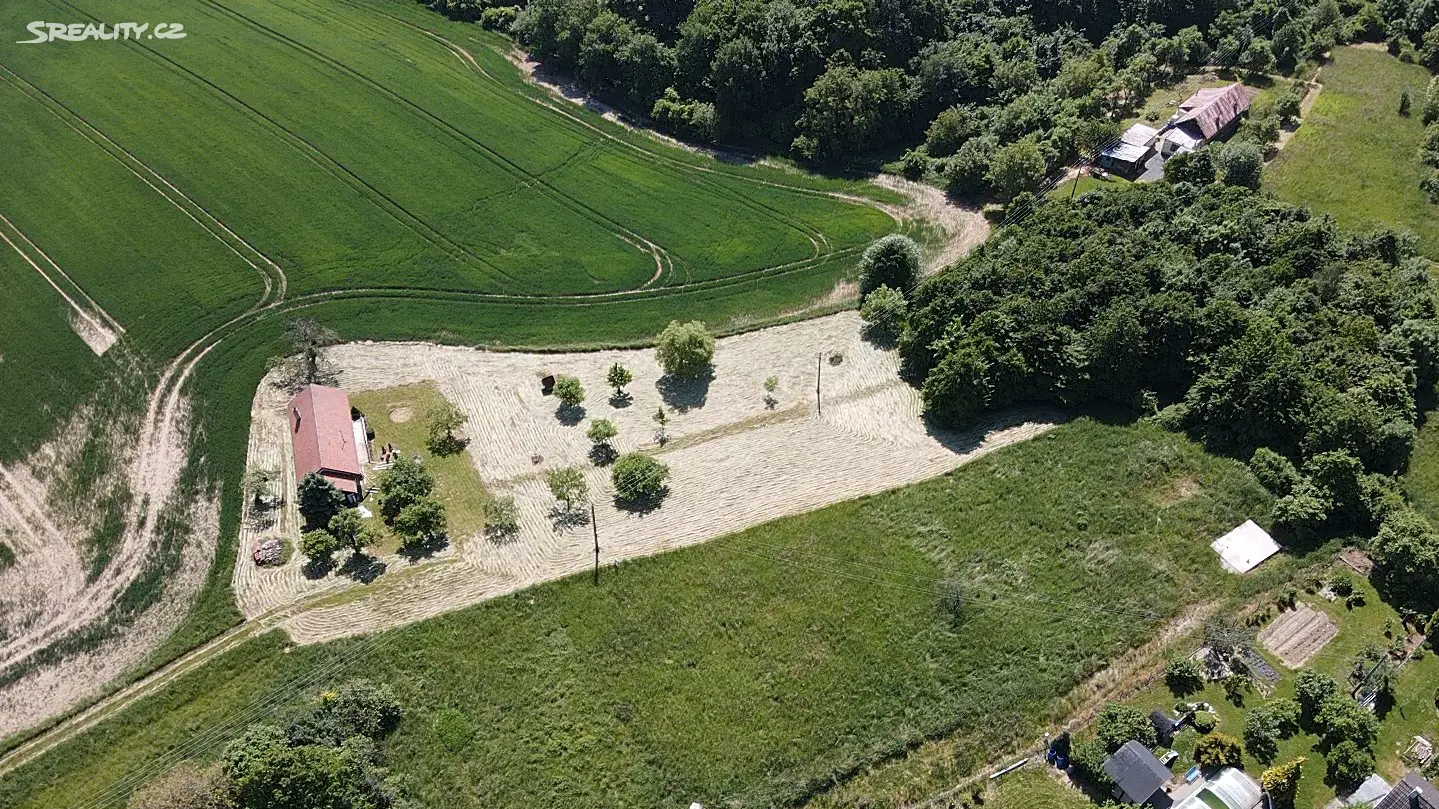 Prodej  stavebního pozemku 1 358 m², Halenkovice, okres Zlín