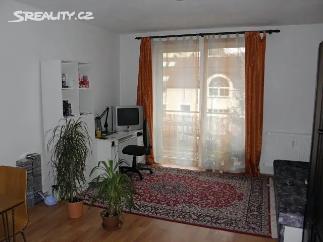 Pronájem bytu 1+kk 33 m², Květná, Plzeň - Východní Předměstí