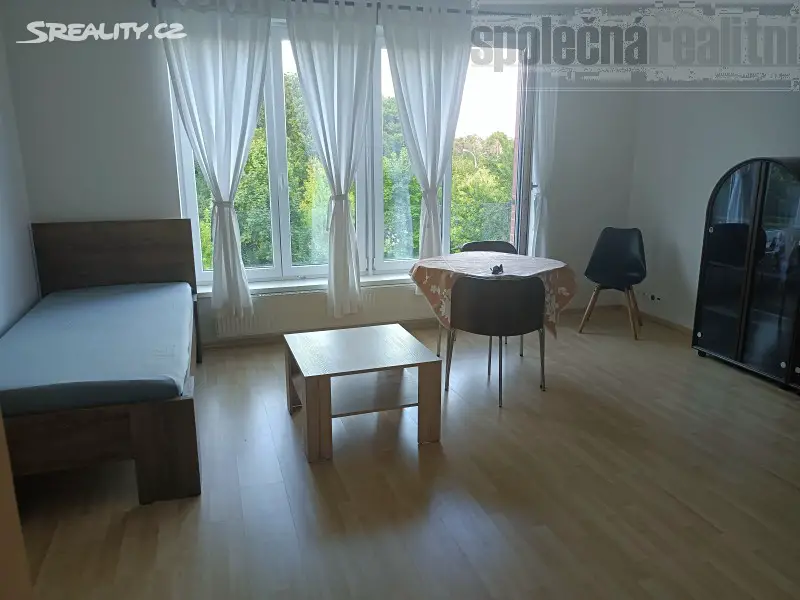 Pronájem bytu 1+kk 37 m², Mírového hnutí, Praha 4 - Háje