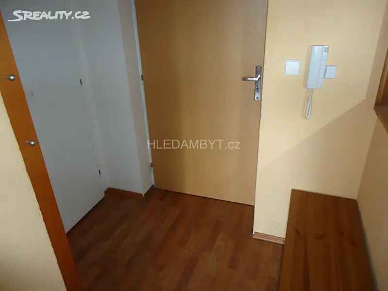 Pronájem bytu 2+1 56 m², Třinecká, Praha 9 - Letňany