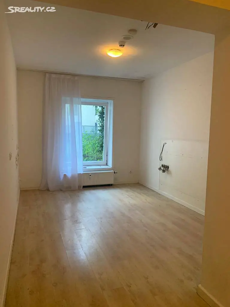 Prodej bytu 1+kk 22 m², Radlická, Praha - Praha 5