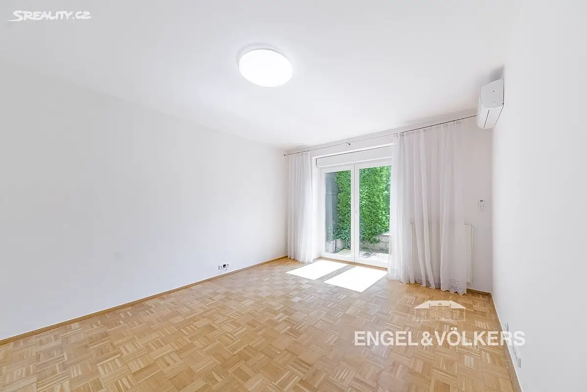 Pronájem  rodinného domu 246 m², pozemek 430 m², Huberova, Praha 6 - Ruzyně