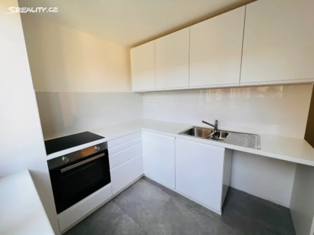 Pronájem bytu 2+1 51 m², Sokolovská, Praha 9 - Libeň