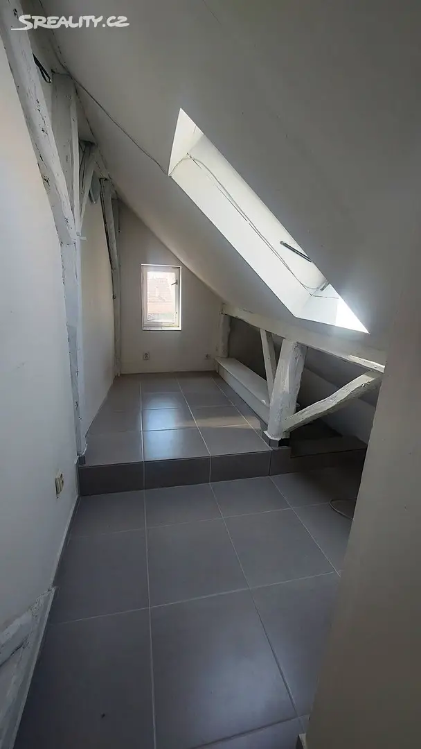 Pronájem bytu 3+kk 60 m² (Podkrovní), Palackého náměstí, Slavkov u Brna