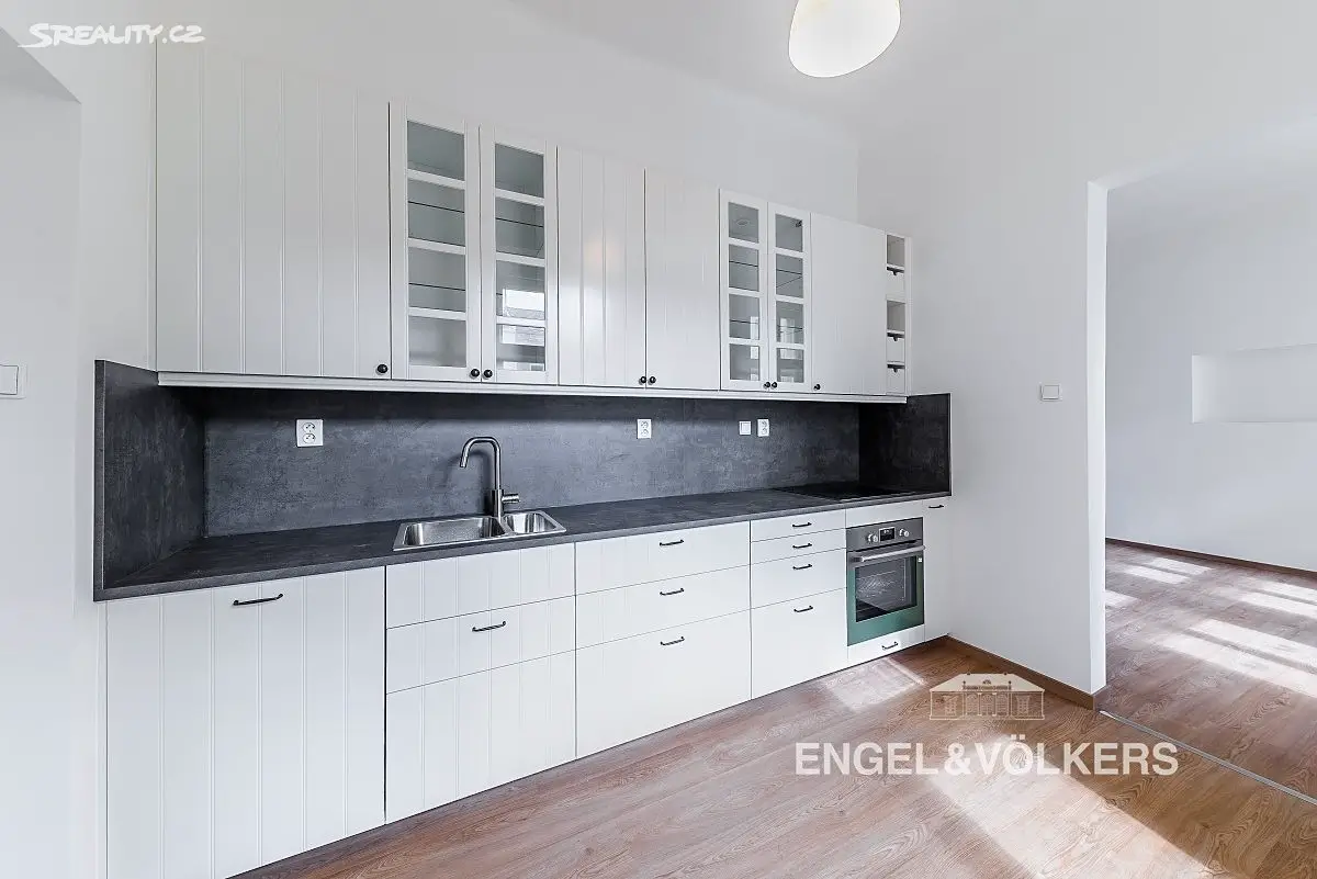 Pronájem bytu 4+1 117 m², Máchova, Praha 2 - Vinohrady