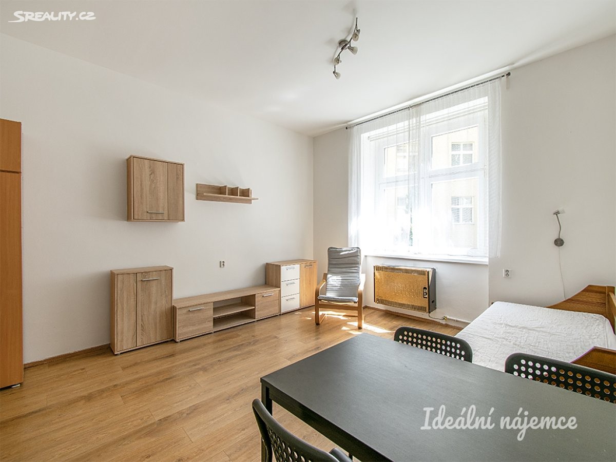 Pronájem bytu 1+kk 29 m², U obecního dvora, Praha 1 - Staré Město