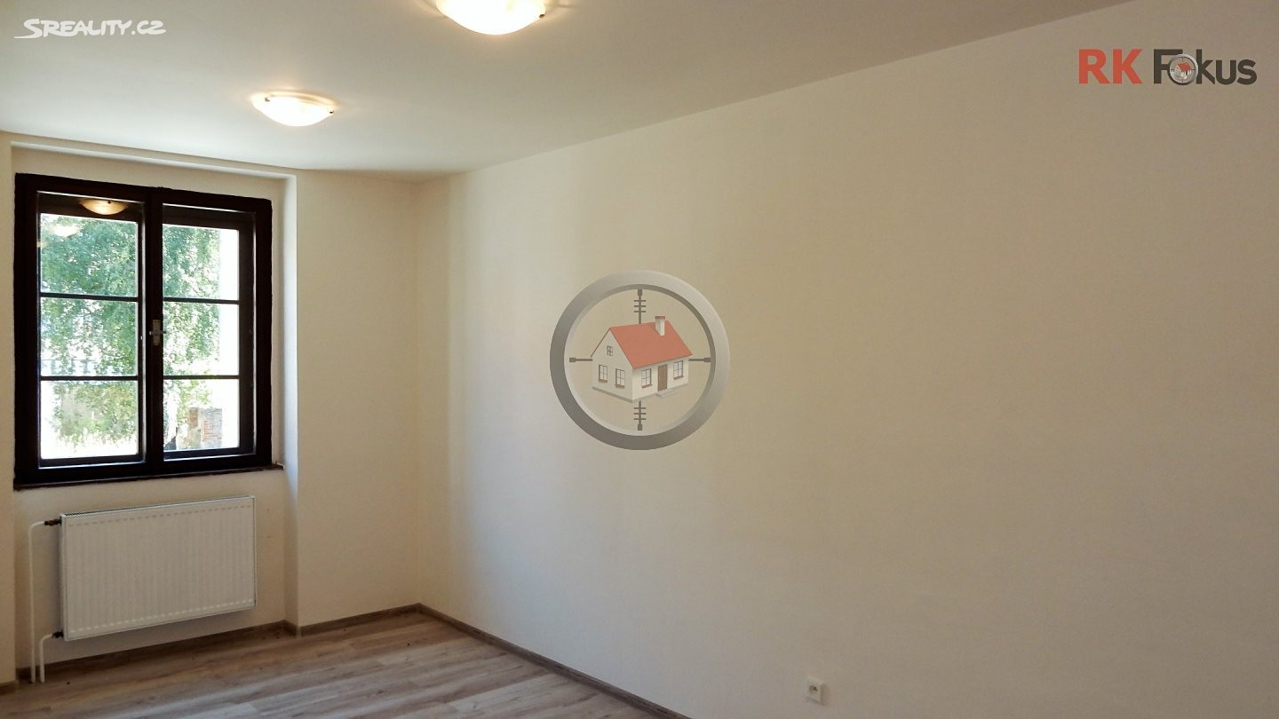 Pronájem bytu 3+1 88 m², nám. ČSA, Moravské Budějovice