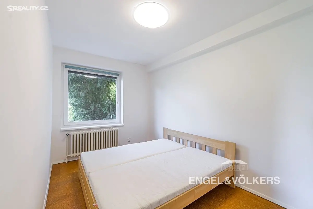 Pronájem bytu 4+kk 103 m², S. K. Neumanna, Praha 8 - Libeň