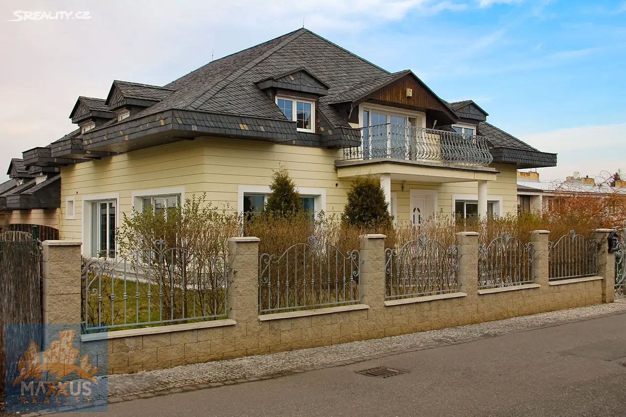 Pronájem  rodinného domu 300 m², pozemek 500 m², Thurnova, Praha 6 - Břevnov
