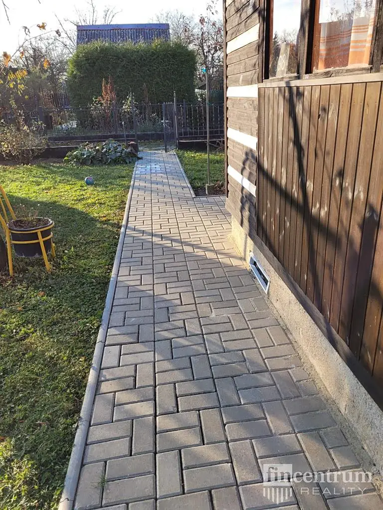 Pronájem  zahrady 300 m², Praha 10 - Dubeč