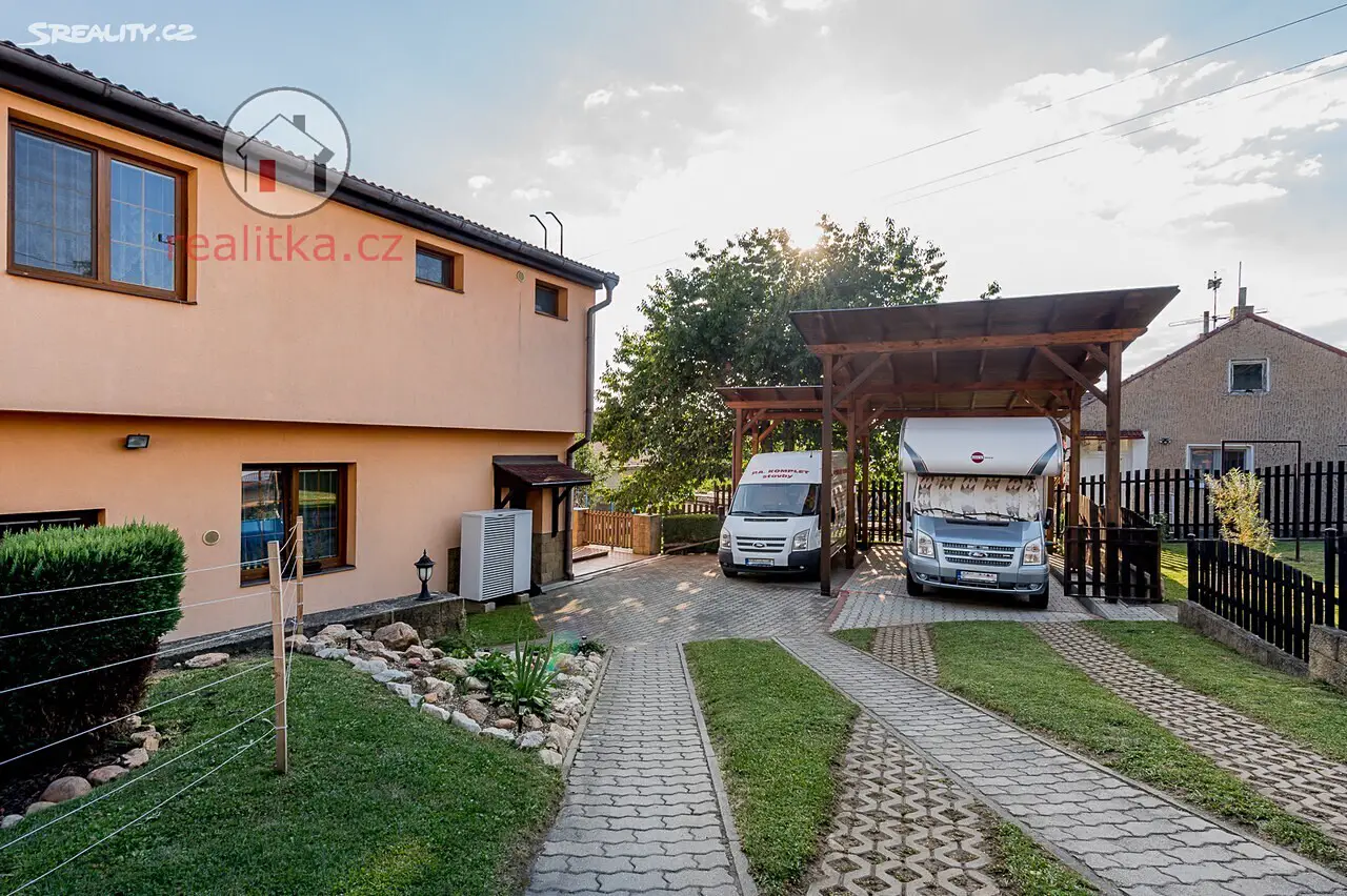 Prodej  rodinného domu 236 m², pozemek 844 m², Čerčany, okres Benešov