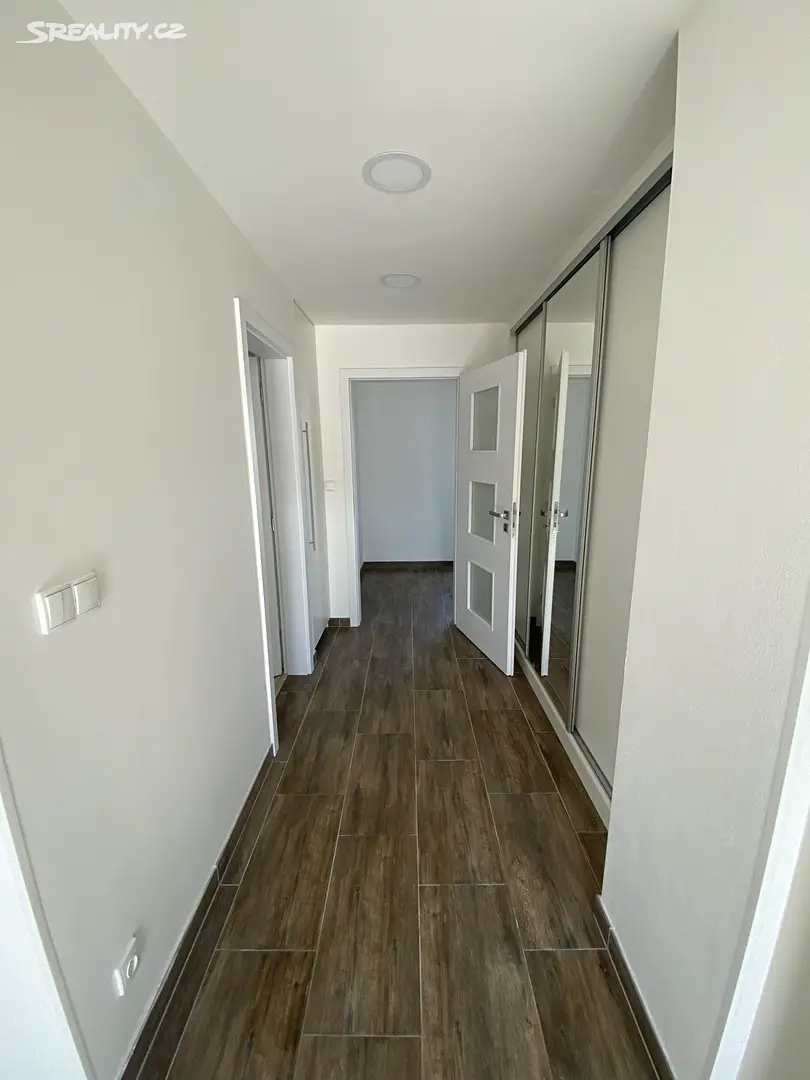 Pronájem bytu 2+kk 59 m² (Podkrovní), Důl Libušín, Libušín