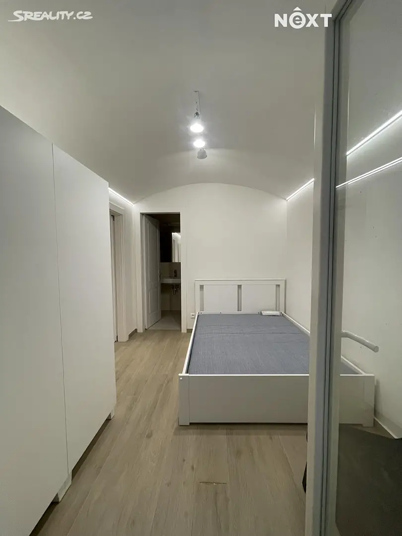 Pronájem bytu 2+kk 55 m², Ovenecká, Praha 7 - Bubeneč