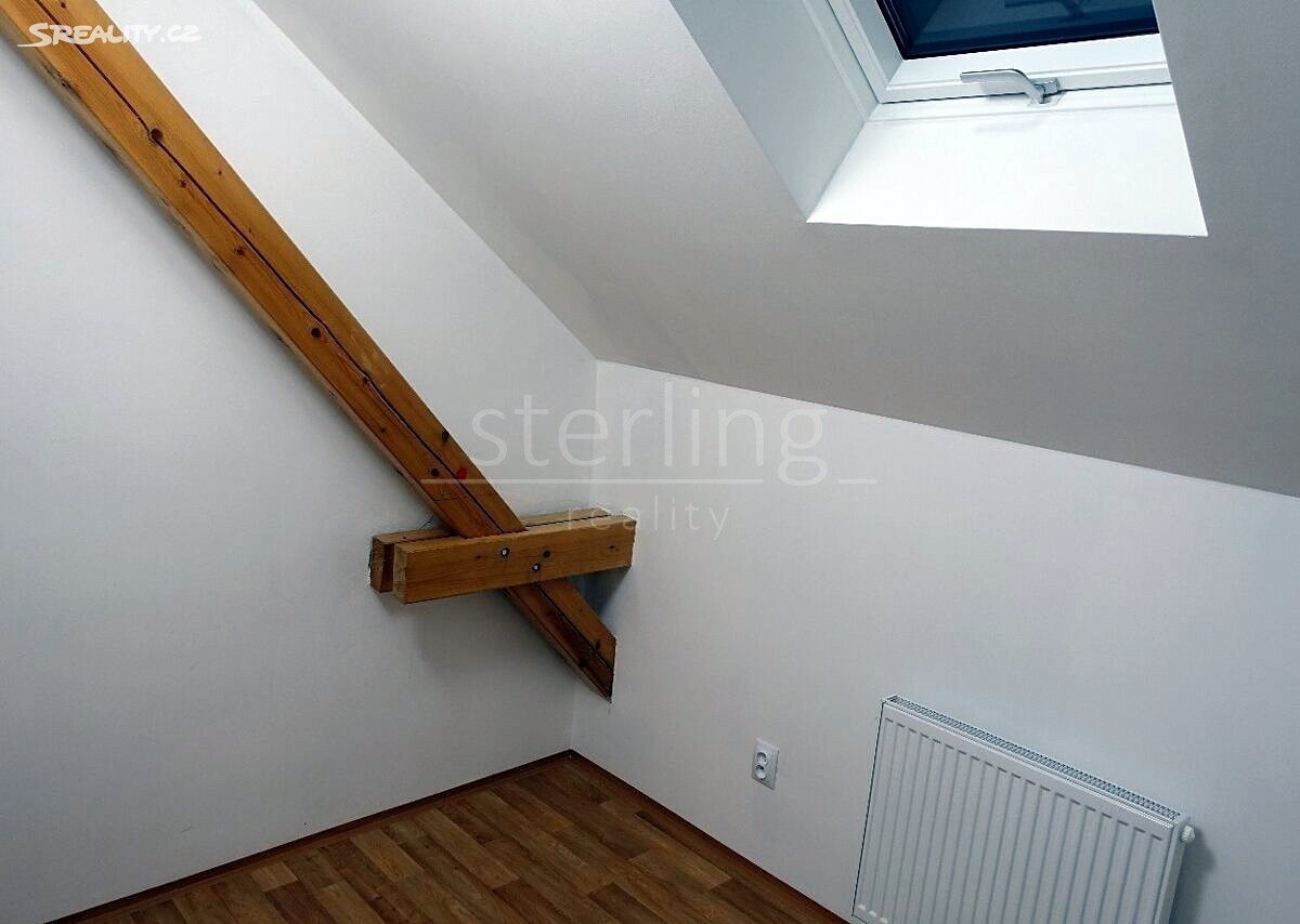 Pronájem bytu 3+1 84 m², Revoluční, Hovorčovice