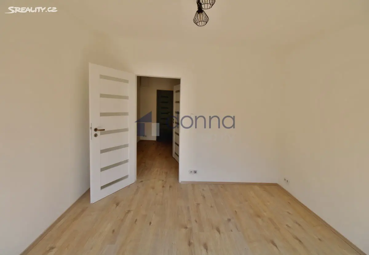 Pronájem bytu 3+1 74 m², Počernická, Praha 10 - Malešice