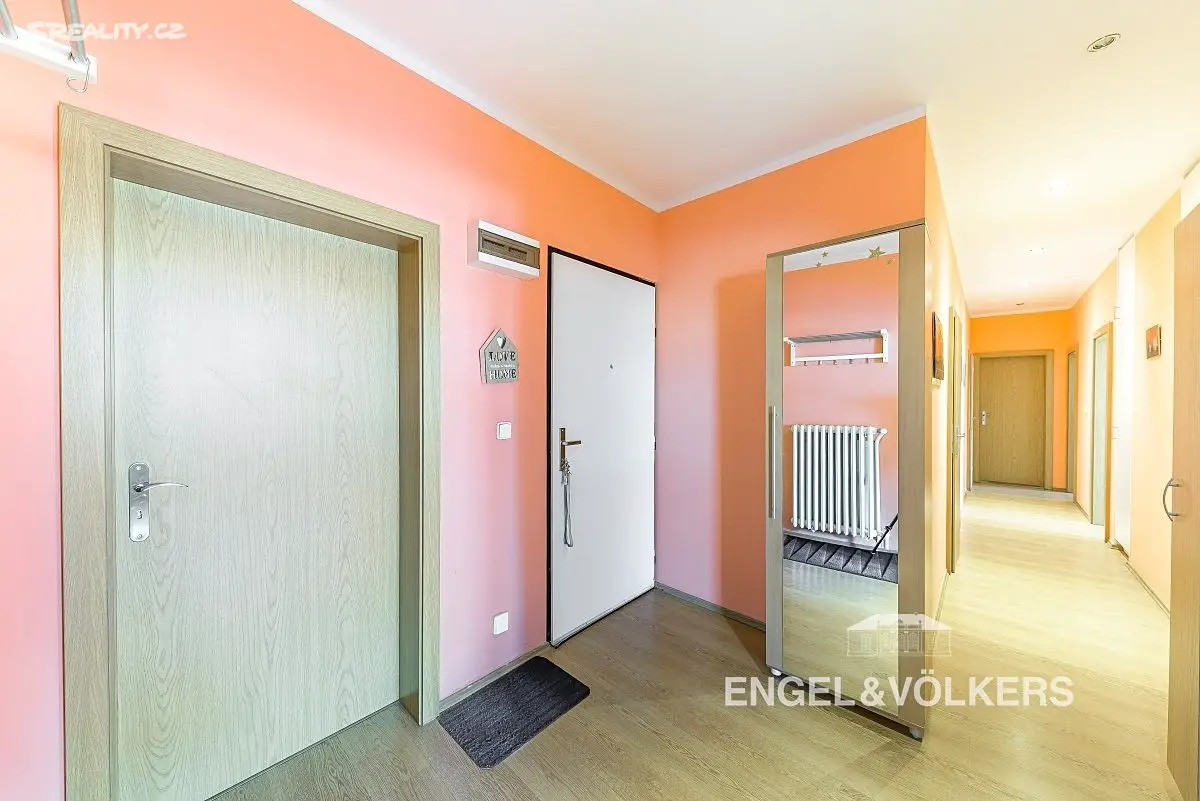 Pronájem bytu 4+1 135 m², 5. května, Praha 4 - Nusle