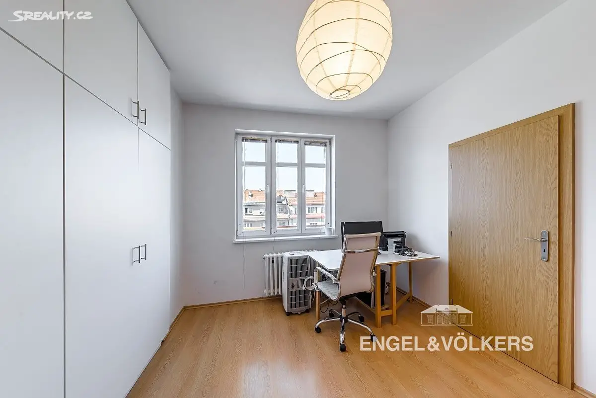 Pronájem bytu 4+1 135 m², 5. května, Praha 4 - Nusle