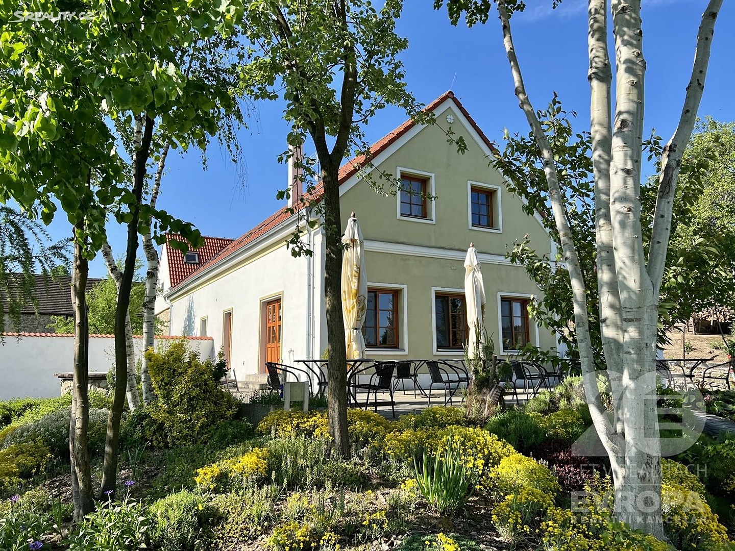 Prodej  rodinného domu 450 m², pozemek 2 913 m², Kvítkovice, okres České Budějovice