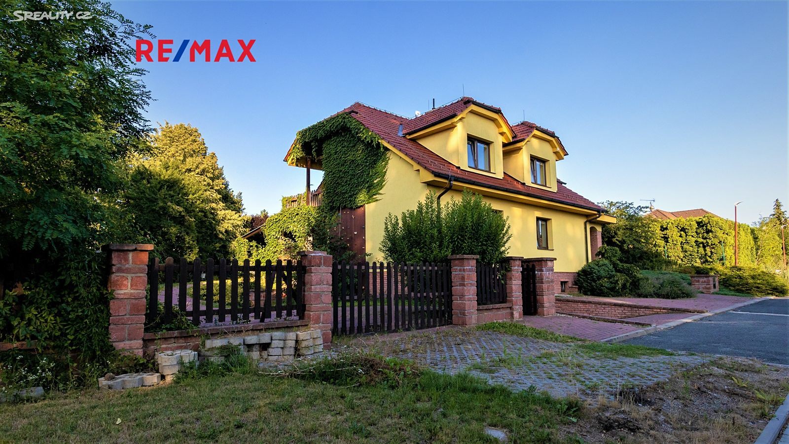Prodej  rodinného domu 450 m², pozemek 1 070 m², Nivnice, okres Uherské Hradiště