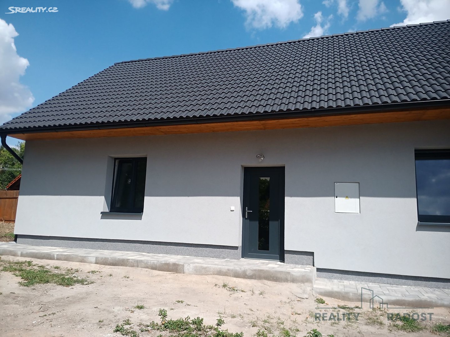 Prodej  rodinného domu 140 m², pozemek 764 m², Zachrašťany, okres Hradec Králové