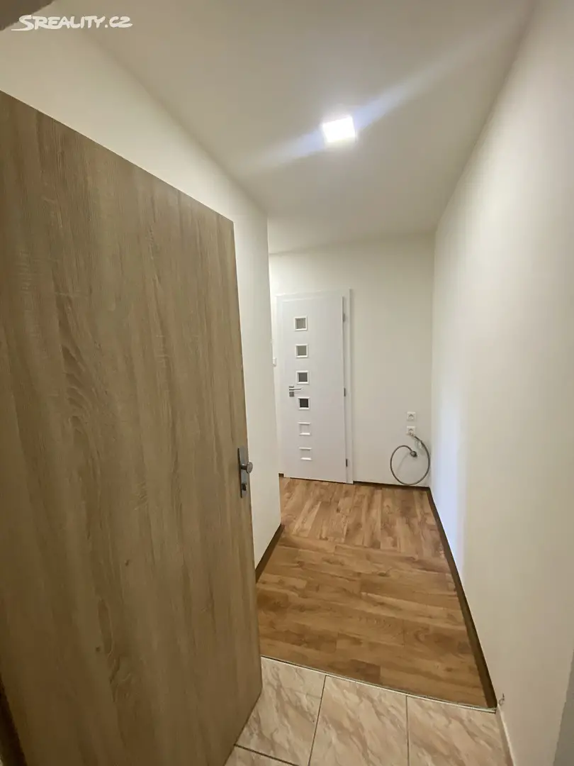 Pronájem bytu 1+kk 36 m², U Kapličky, Orlová - Lutyně