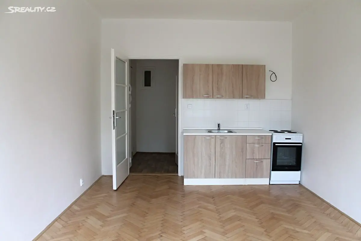 Pronájem bytu 1+kk 29 m², Jakutská, Praha 10 - Vršovice